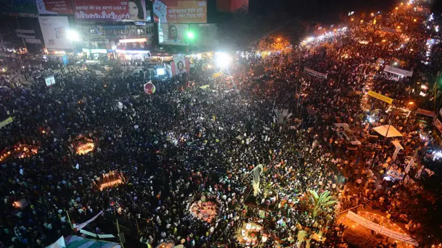 শাহবাগের আন্দোলনের আরেকটি দৃশ্য। 