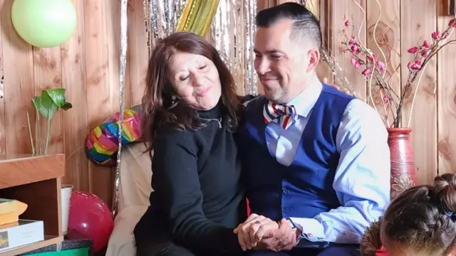 Jimmy Lippert-Thyden dan ibunya María Angélica González