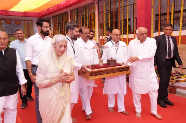 તથાગત બુદ્ધના અસ્થિઓ ગુજરાતમાંથી કેવી રીતે મળ્યા, જે શ્રીલંકા મોકલાયા તેની પાછળ શું છે રહસ્ય? વડોદરા સયાજીરાવ યુનિવર્સિટી