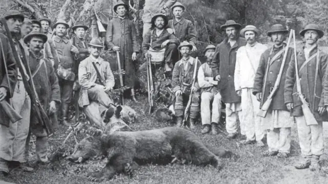 Мисливці на листівці