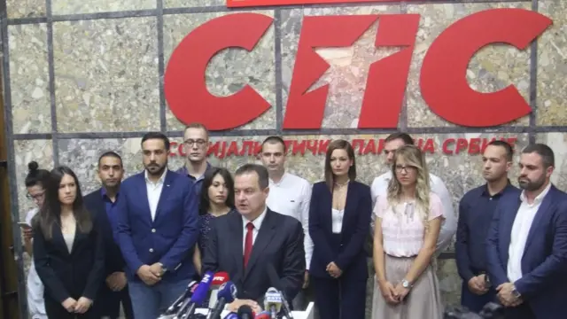 СПС - црвена боја је део бренда ове партије