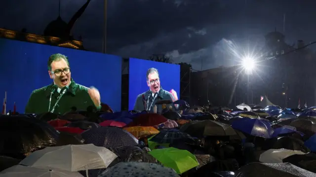 вучић, митинг СНС