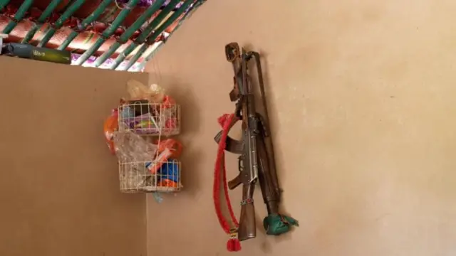 పాకిస్తాన్, సింధ్, ఆయుధాలు, జిర్గా, పంచాయితీ