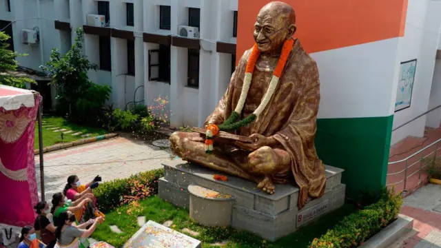 தமிழ்நாடு இந்தித் திணிப்பை எதிர்ப்பது ஏன்?