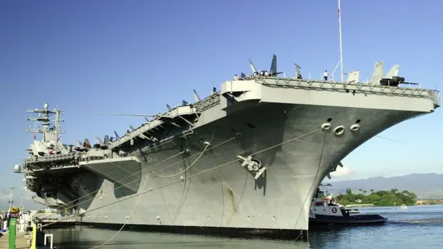 अमरीका ने दक्षिण चीन सागर में एयरक्राफ्ट भेजे