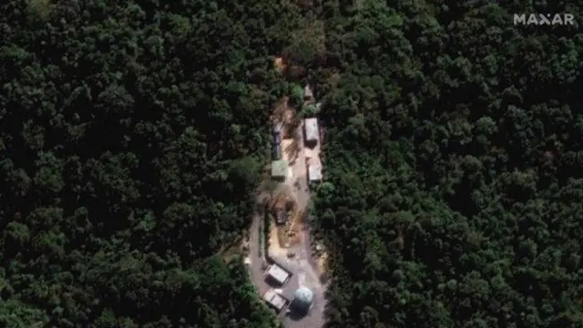 কোকো আইল্যান্ডের গহীন জঙ্গলে আবাসিক স্থাপনা