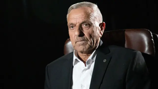 ወደ ኡም ሁዳይፋ ቤት ከተወሰዱት የያዚዲ ልጃገረዶች መካከል የሐሚድ ሴት ልጅ እና የእህት ልጅ ይገኙበታል።