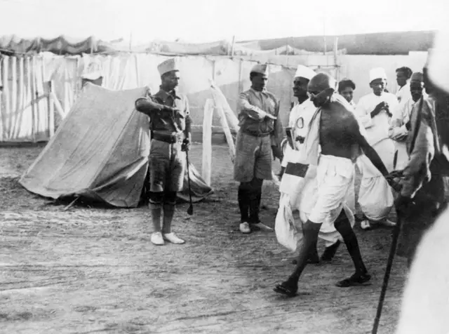 سنہ 1931 میں کراچی میں موجود انڈیا کے بانی گاندھی 