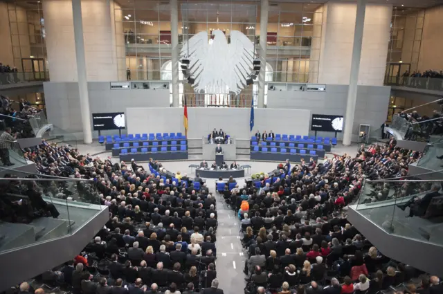 นายชไตน์ไมเออร์