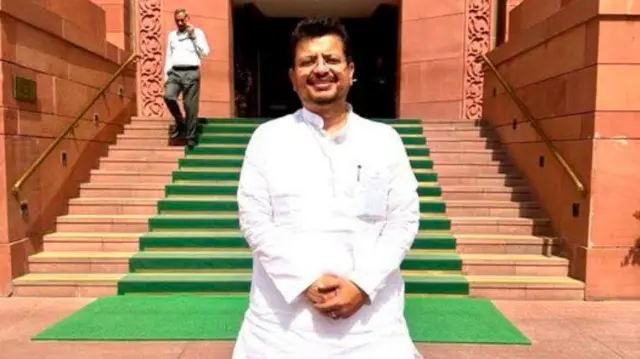 ऋतब्रत बनर्जी ममता बनर्जी से बगावत कर विधानसभा में विपक्ष के नेता बन गए हैं