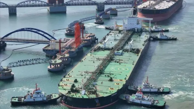 Bishii Luulyo iyo Oktoobar ee sannadkii hore, waxaa la sheegay in mas'uuliyiinta Malaysia iyo Indonesia ay qabteen maraakiib Iranian ah oo waday " shidaal aan la fasaxin.