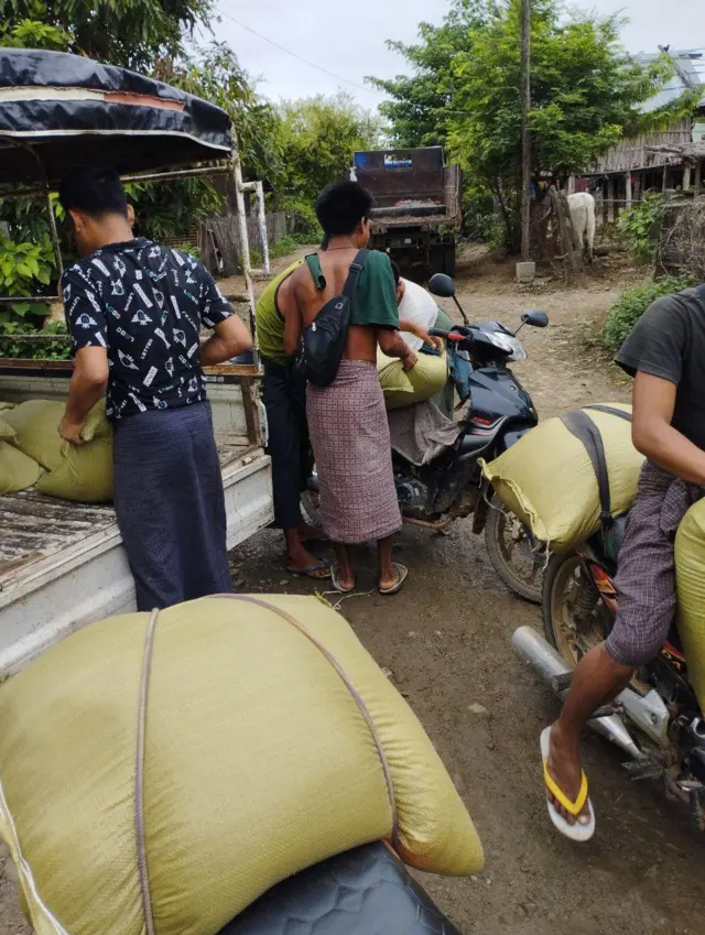 ဆန်ဆီ သယ်ခွင့်ပိတ်တာ ယာယီသာ ဖြစ်တယ်လို့ ဆို