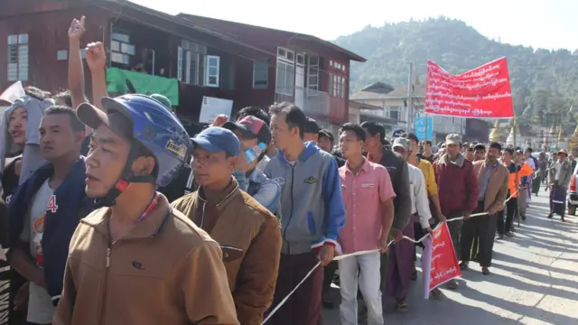 မိုးကုတ်မြို့မှာ တစ်ပိုင်တစ်နိုင်ကျောက်မျက်တူးဖော်သူကအများစုဖြစ်