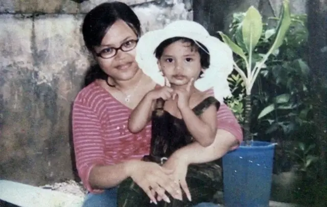 Sarah ve annesi Halila