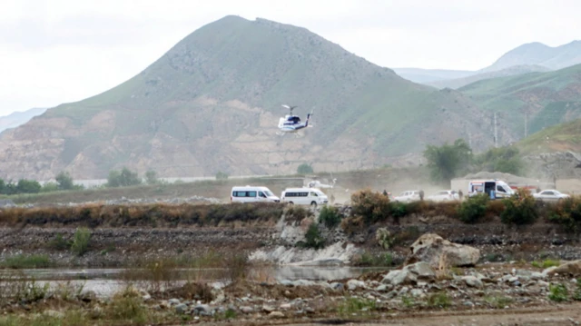 కొండల్లో హెలికాప్టర్ 