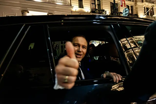 Навроцький