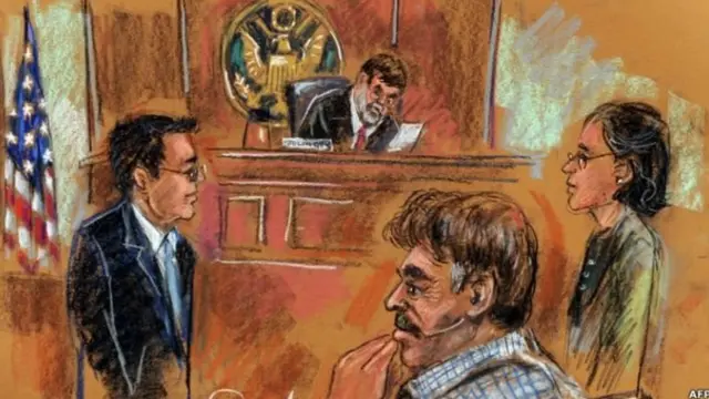 منصور ارباب سیر (پایین راست) با پذیرفتن اتهام‌ها علیه خود به تحمل ۲۵ سال زندان محکوم شد