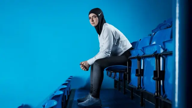 Modelo da Nike com hijab