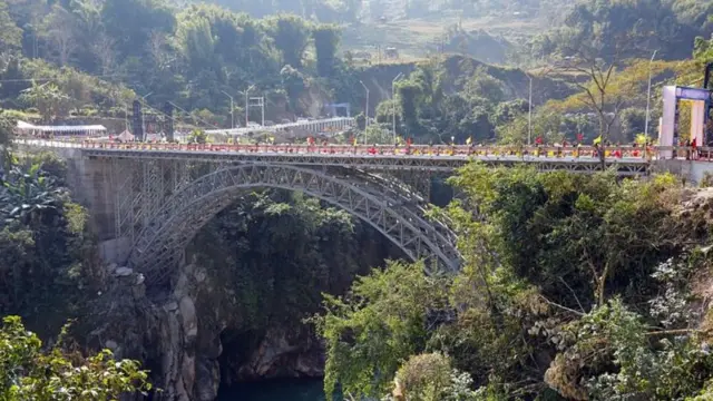 సరిహద్దు రహదారులు