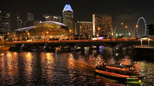 2017లో 1.7కోట్ల మంది విదేశీ పర్యటకులు సింగపూర్‌కు వచ్చారు.