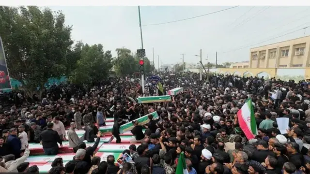 Ọpọ awọn ijọ Shia korajọ si aarin ọna.