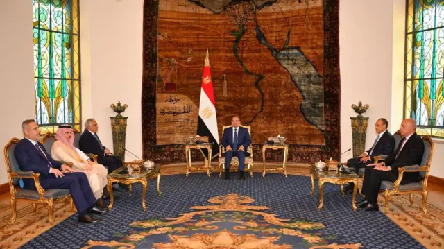 Mısır Cumhurbaşkanı Sisi, Hakan Fidan ve diğer bakanları kabul etti