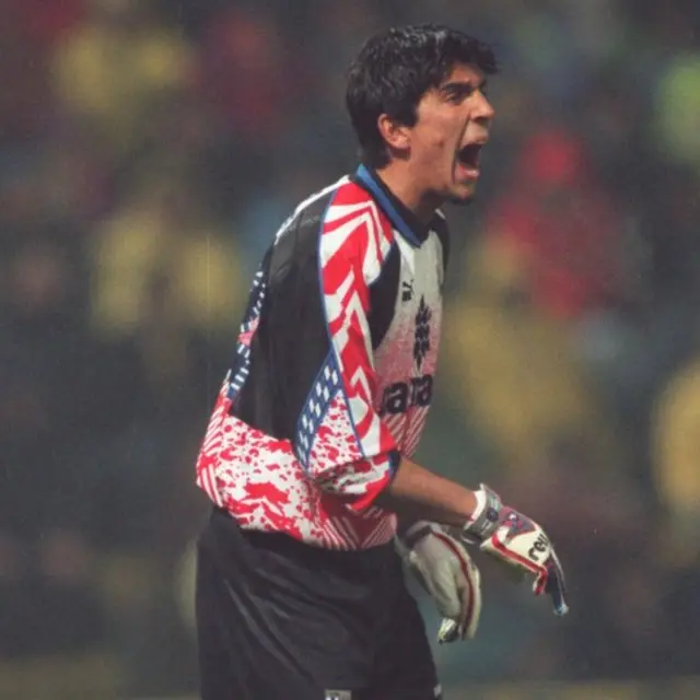 Buffon en noviembre de 1995