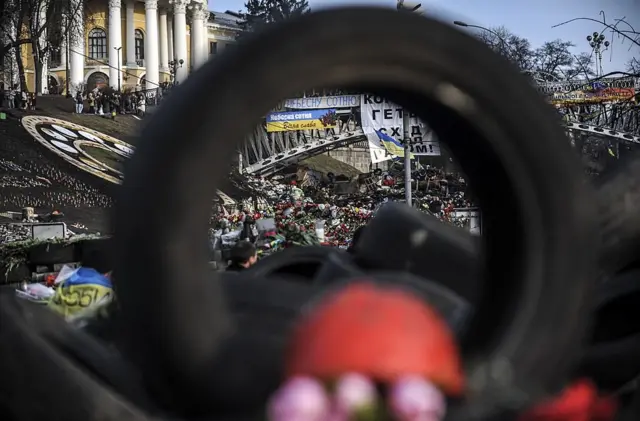 Взимку 2014 року під час сутичок між активістами і правоохоронцями у центрі Києва загинули понад сто людей