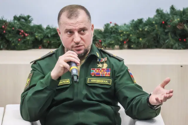 Жалаңаш қарт адам