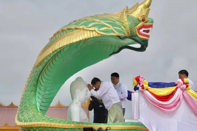 သြဂုတ် ၁ ရက်မှာ အနေကဇာတင်လှူတဲ့ အခမ်းအနား ရှိ