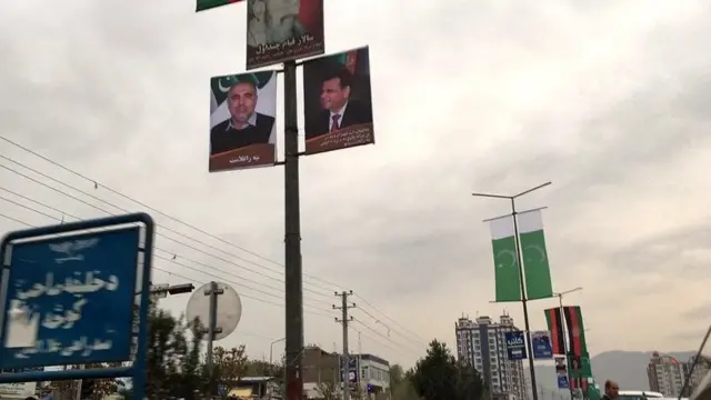 د پاکستان پارلماني پلاوي مشر انځور ولسي جرګې ته په تللي سړک ځړول شوی دی.