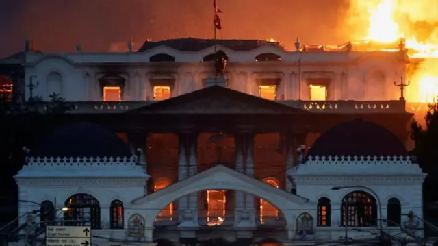 मुख्य प्रशासनिक भवन सिंहदरबारमा लागेको आगो