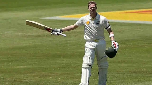 13 फ़रवरी 2014 को दक्षिण अफ़्रीका के ख़िलाफ़ बनाये गये शतक को स्टीव स्मिथ ने अपनी सबसे बेहतरीन शतकीय पारी बताया था