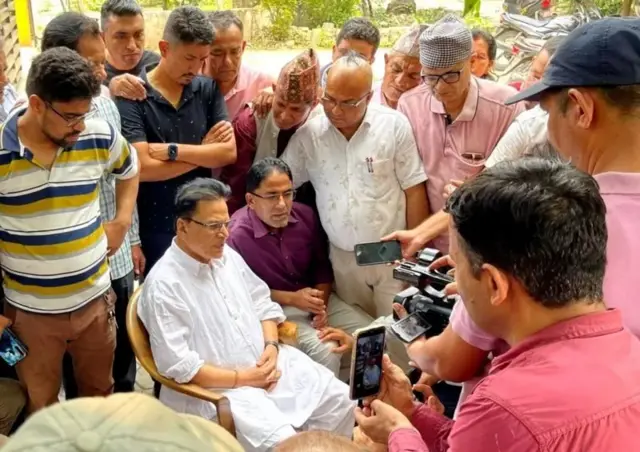 सत्ता गठबन्धनले भरतपुरमा नेकपा माओवादी केन्द्रकी रेनु दाहाललाई उठाएको भए पनि नेपाली कांग्रेसका नेता जगन्नाथ पौडेलले पनि उम्मेदवारी दिएका छन्