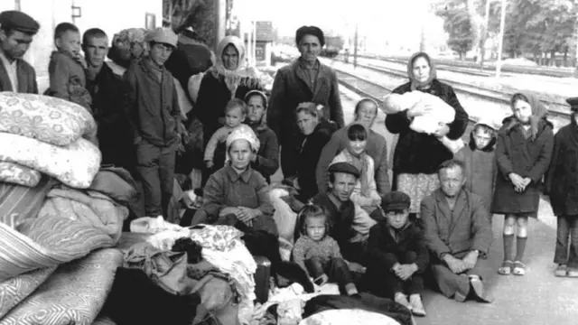 صورة تعود لعام 1944 لعملية ترحيل تتار القرم على يد السلطات السوفيتية