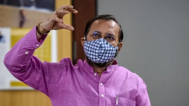 அமைச்சர் பிரகாஷ் ஜவடேகர்