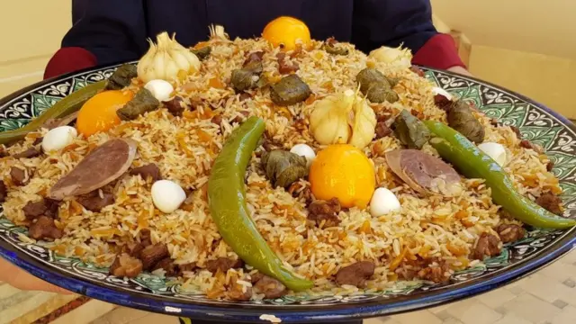 Vinil kiyimda jinsiy aloqa video