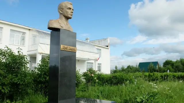 памятник Гагарину