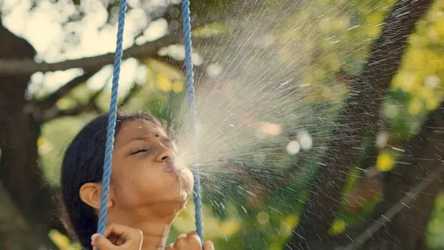 இலங்கை நடிகர் தர்ஷன் நடிக்கும் 'சுனாமி': சினிமா விமர்சனம்