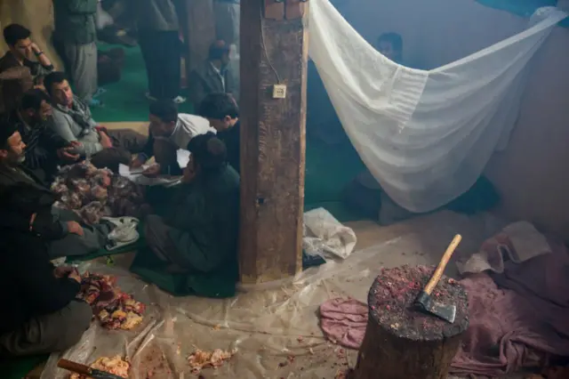 رقص و سماع برای "پیر شالیار" در اورامان تخت