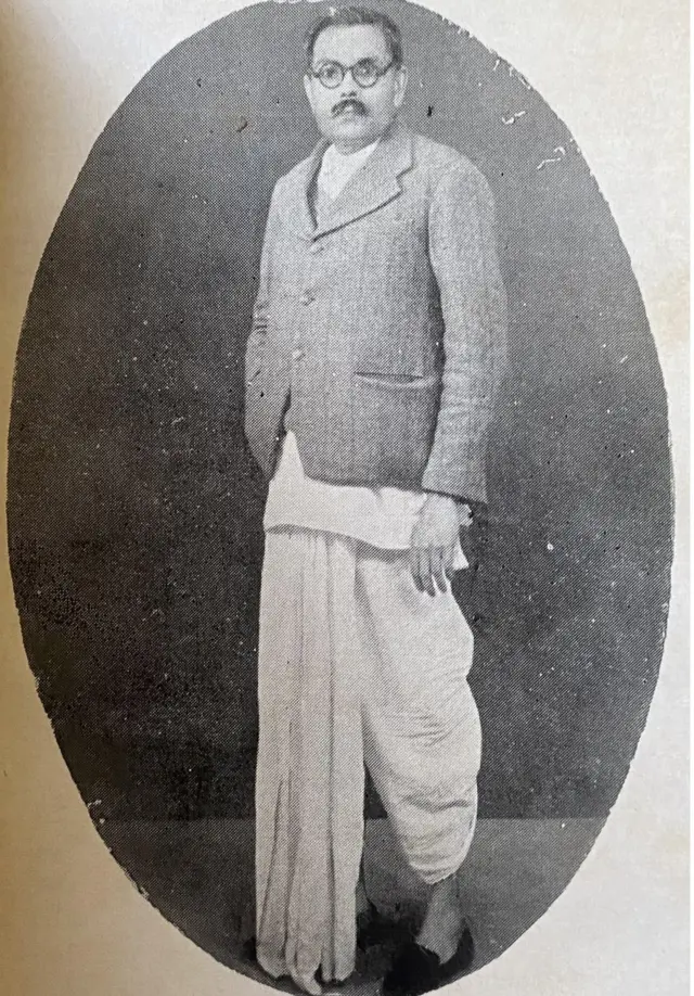 સિંધમાં એન્જિનિયર તરીકે ભાઈકાકા (તસવીરસૌજન્યઃ ભાઈકાકાનાં સંસ્મરણો)