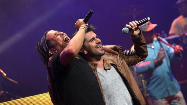 Хуанес и Карлос Вивес на сцене