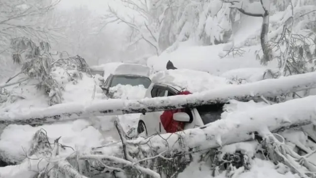 मरी में बर्फबारी