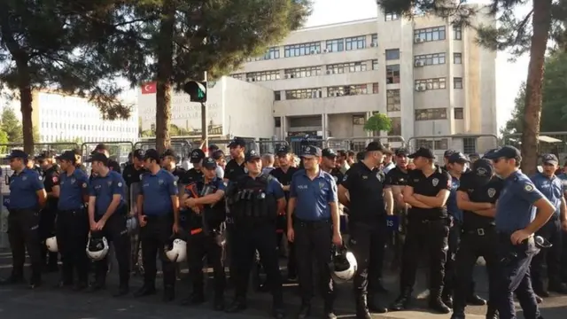 Diyarbakır Büyükşehir Belediyesi önü
