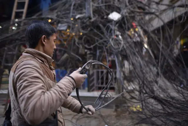 काठमाण्डूमा बिजुलीको तार