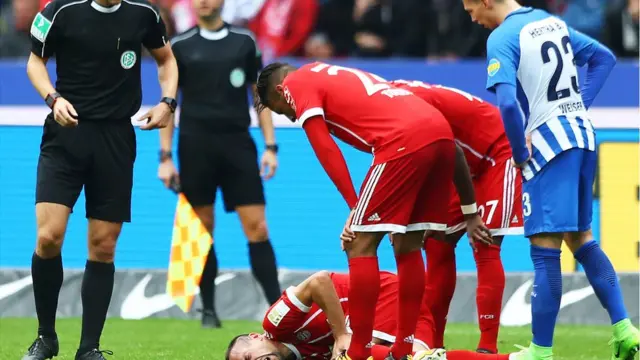 Frank Ribery s'est déchiré un ligament du genou gauche.
