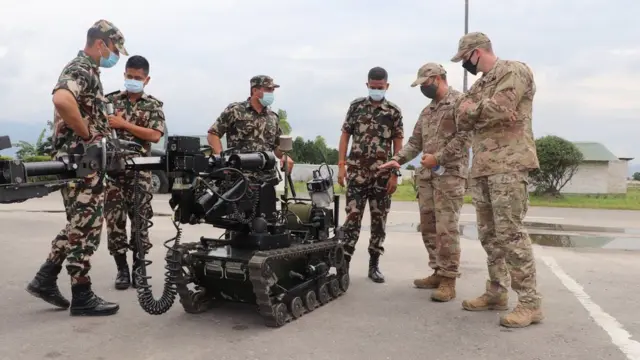 बम डिस्पोजलमा सहकार्यको आदानप्रदान