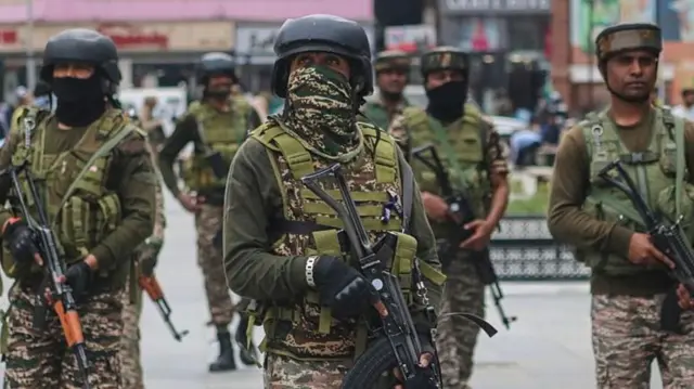 இந்தியா, பாகிஸ்தான் பதற்றம் பற்றி சர்வதேச ஊடகங்கள் சொல்வது என்ன?