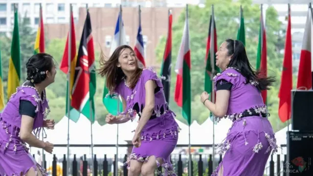 Juunkoo Yamaamatoofi gareesee yeroo shubbisan