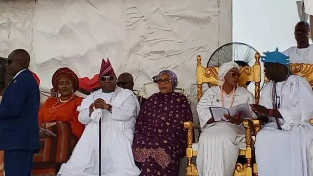 Gomina Adeleke, Aya ààrẹ, ọba Ogunwusi àtàwọn àlejò pàtàkì miran jókòó sórí àga ọlọ́lá 